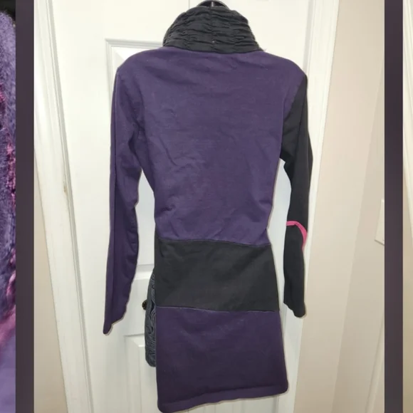 Leopards & Roses Abstract Dress - Picture 5 of 11